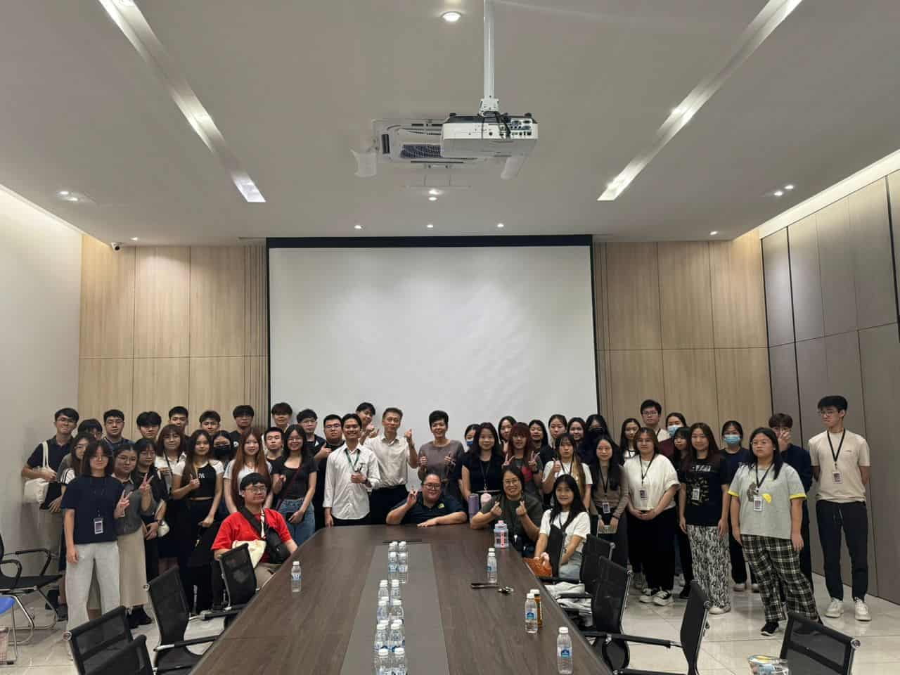 fame international college, farley kuching, educational visit, retail industry exposure, student learning experience,kuching college